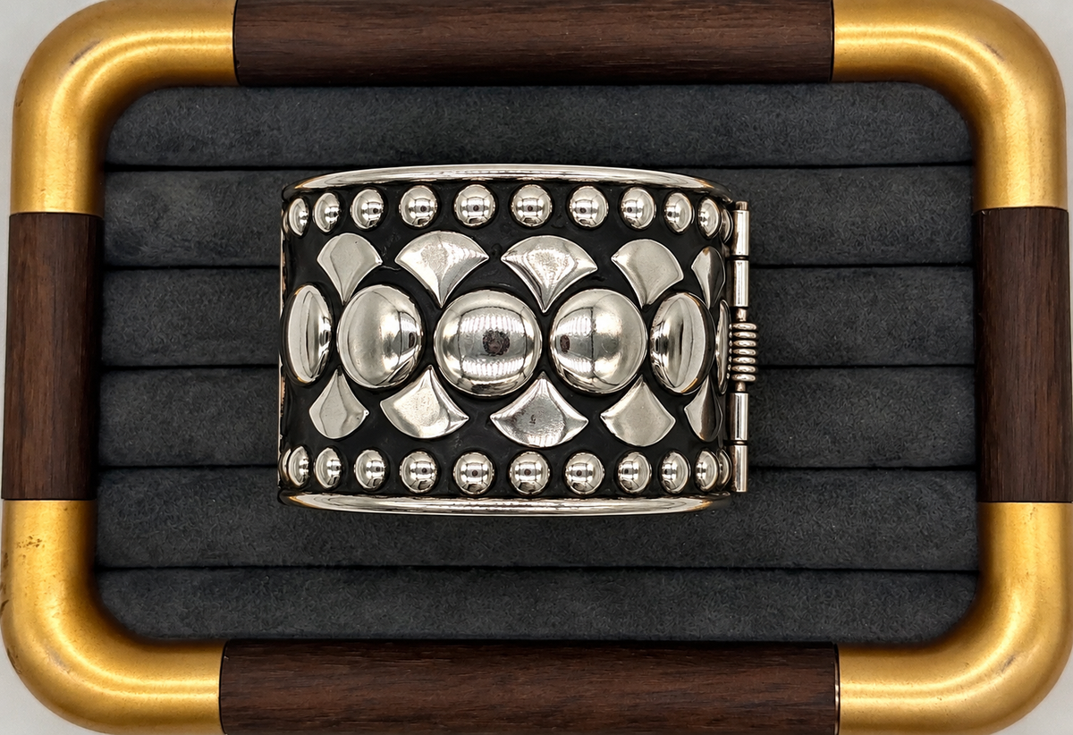 Antique Silver Black Floral Statement Kada