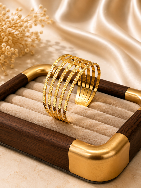 STATEMENT BRACELET