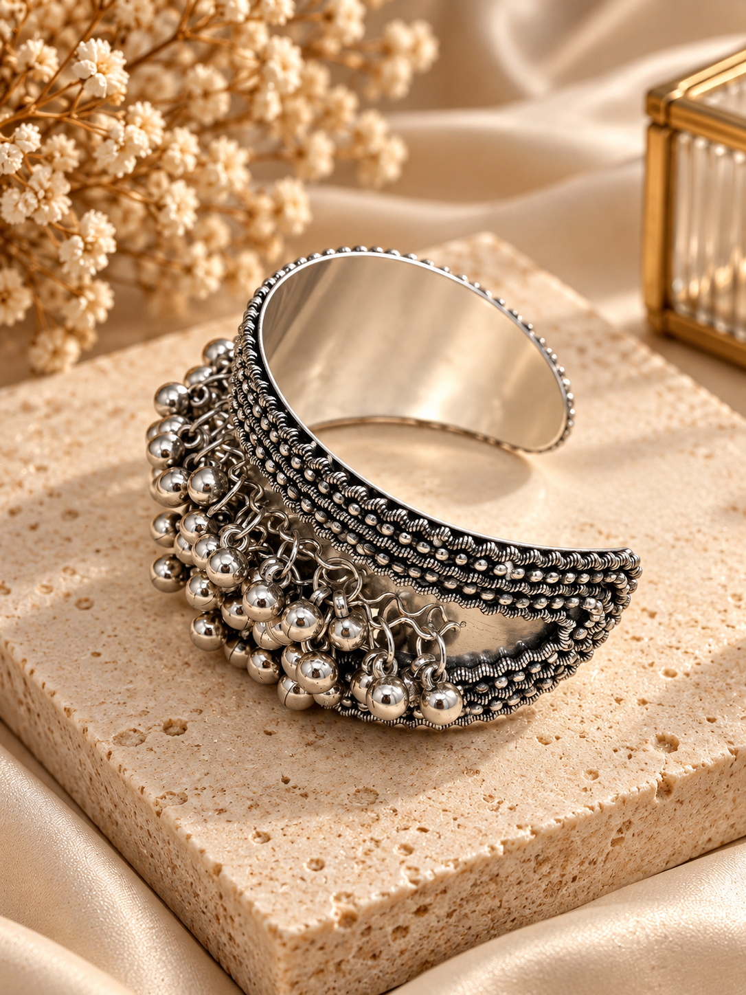 OXIDIZED ANTIQUE BRACELET