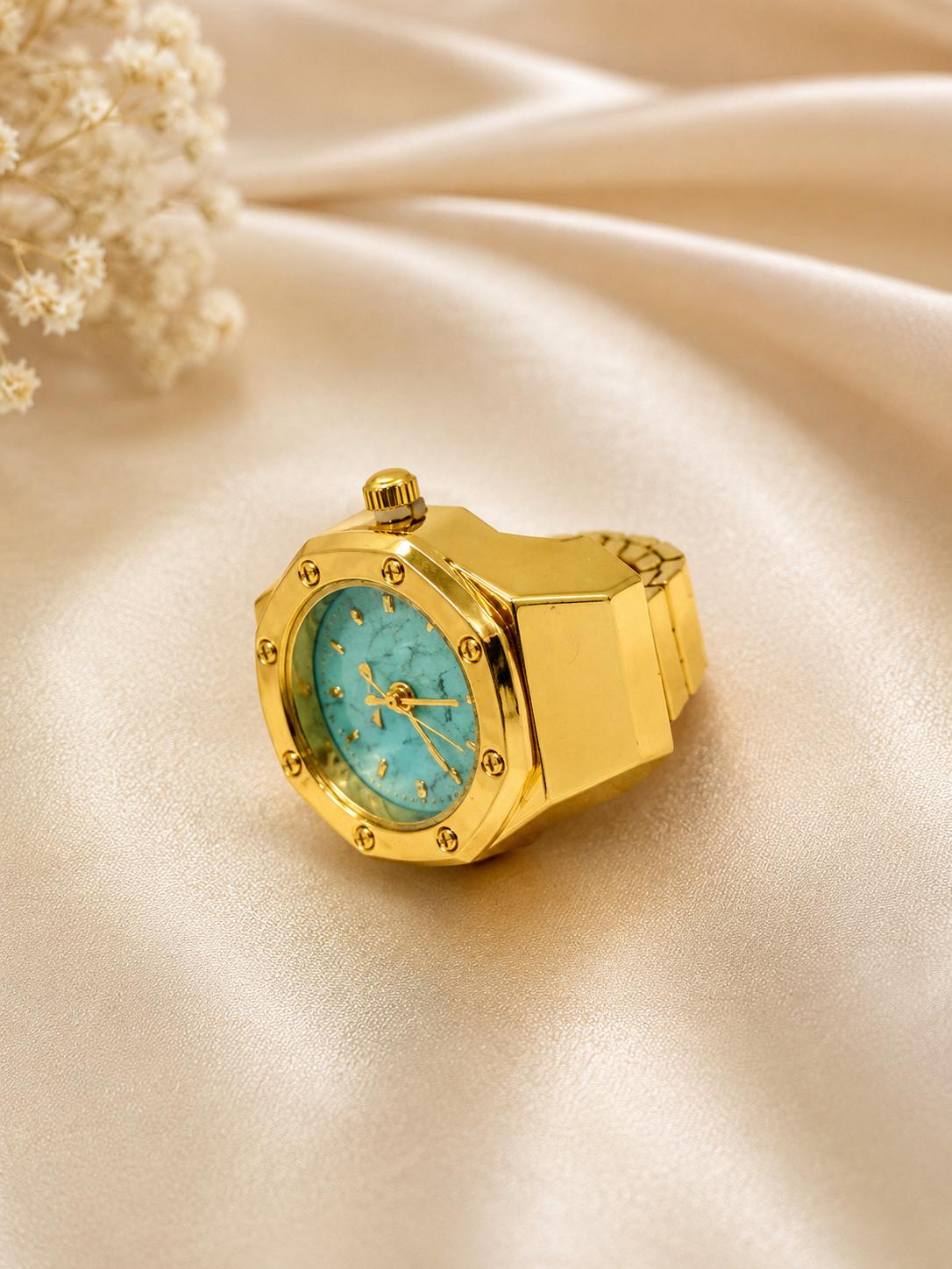 Golden + Pista Finger Watch