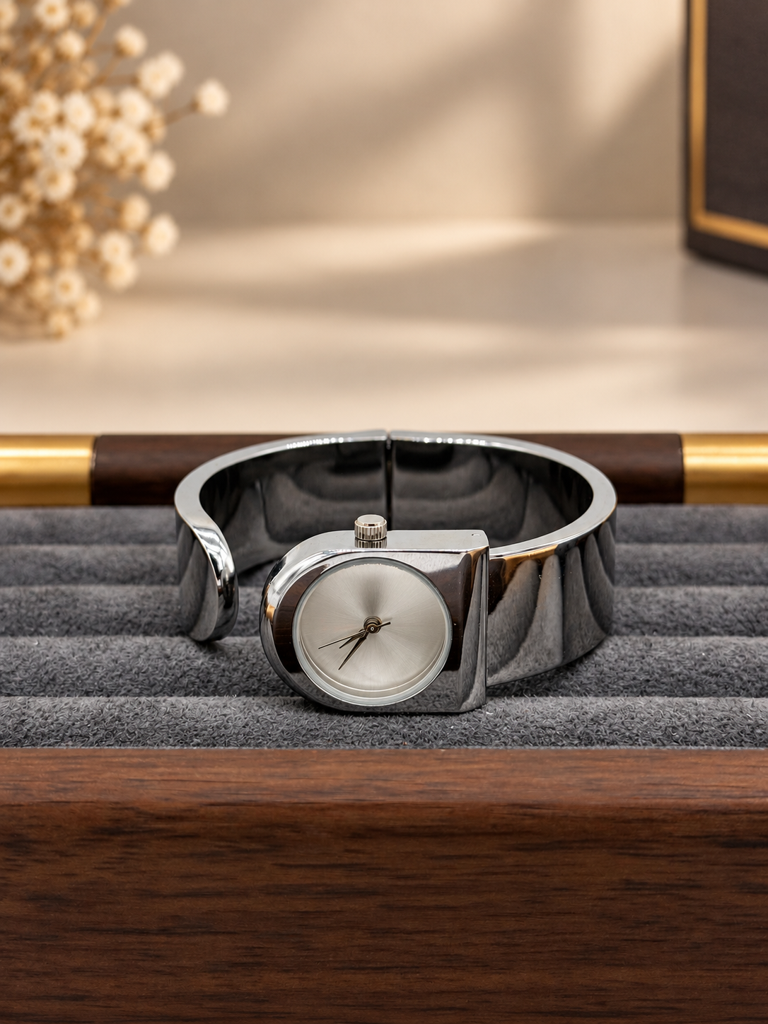CUFF WATCH