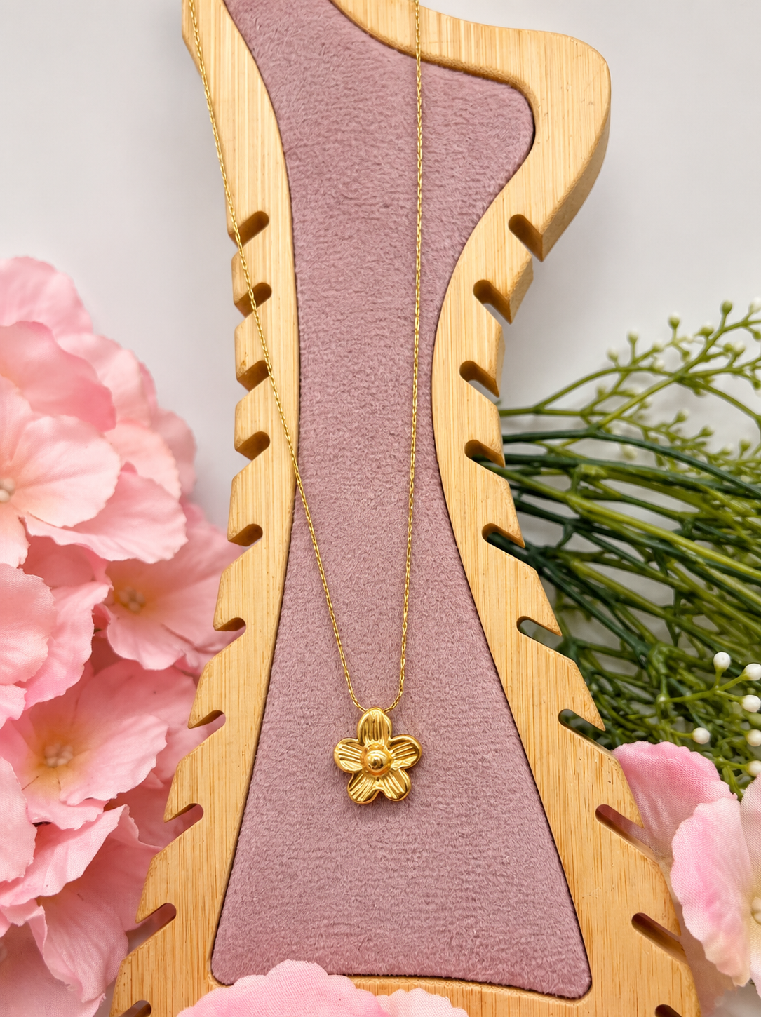 Golden Daisy Crystal Pendant Necklace