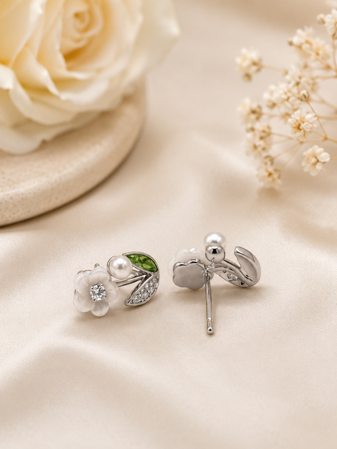 Lily Pearl Earrings