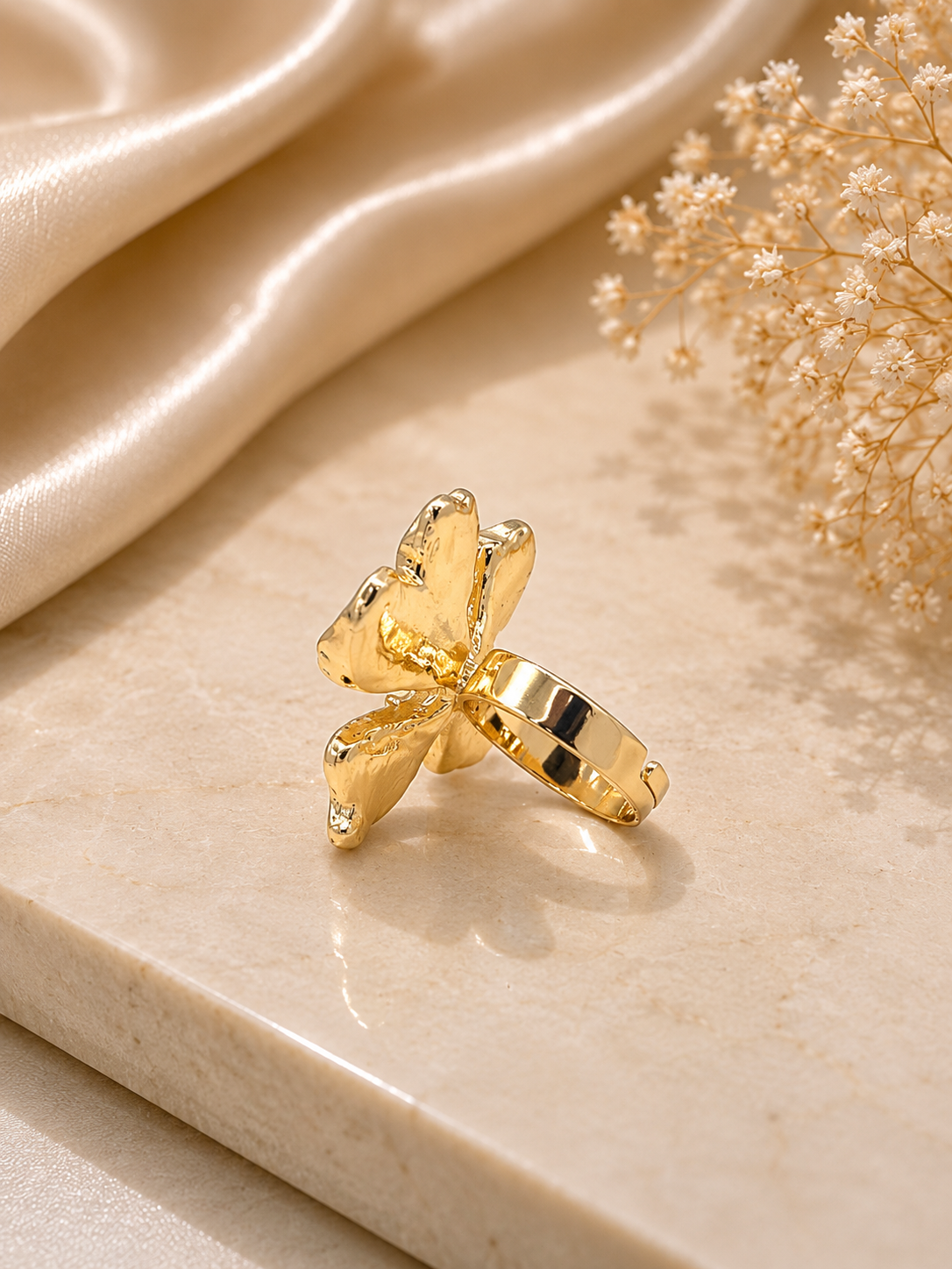 Golden Daisy Pearl Ring