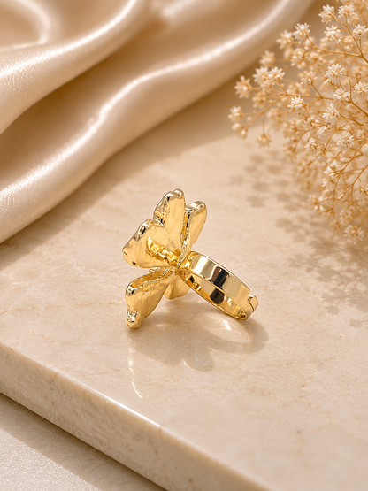 Golden Daisy Pearl Ring