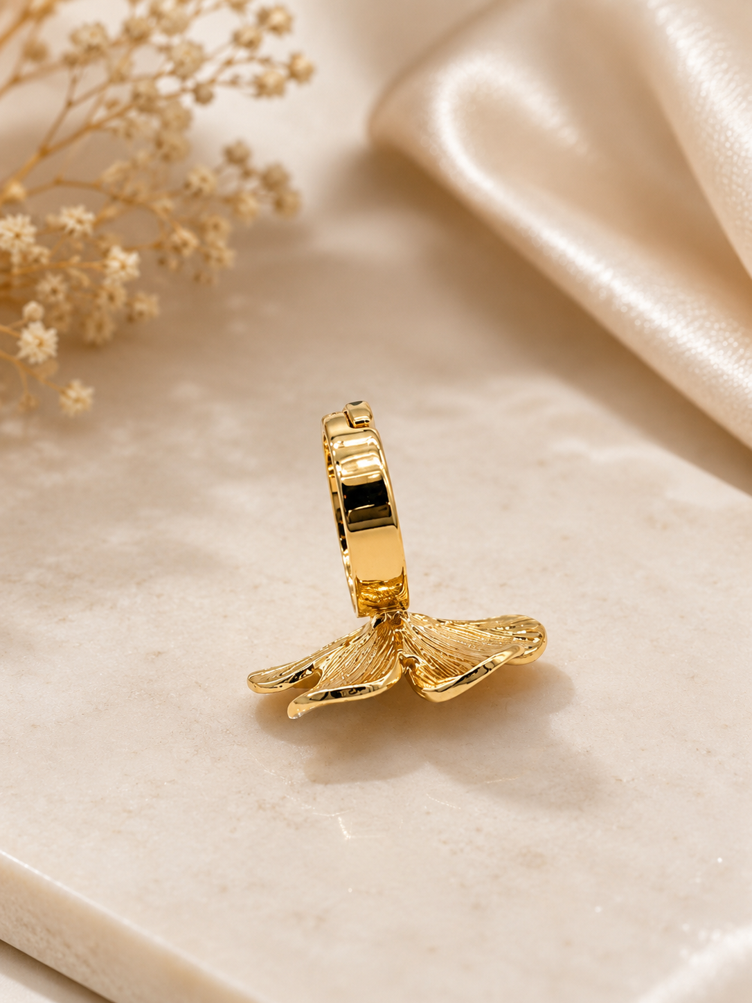 Golden Daisy Pearl Ring