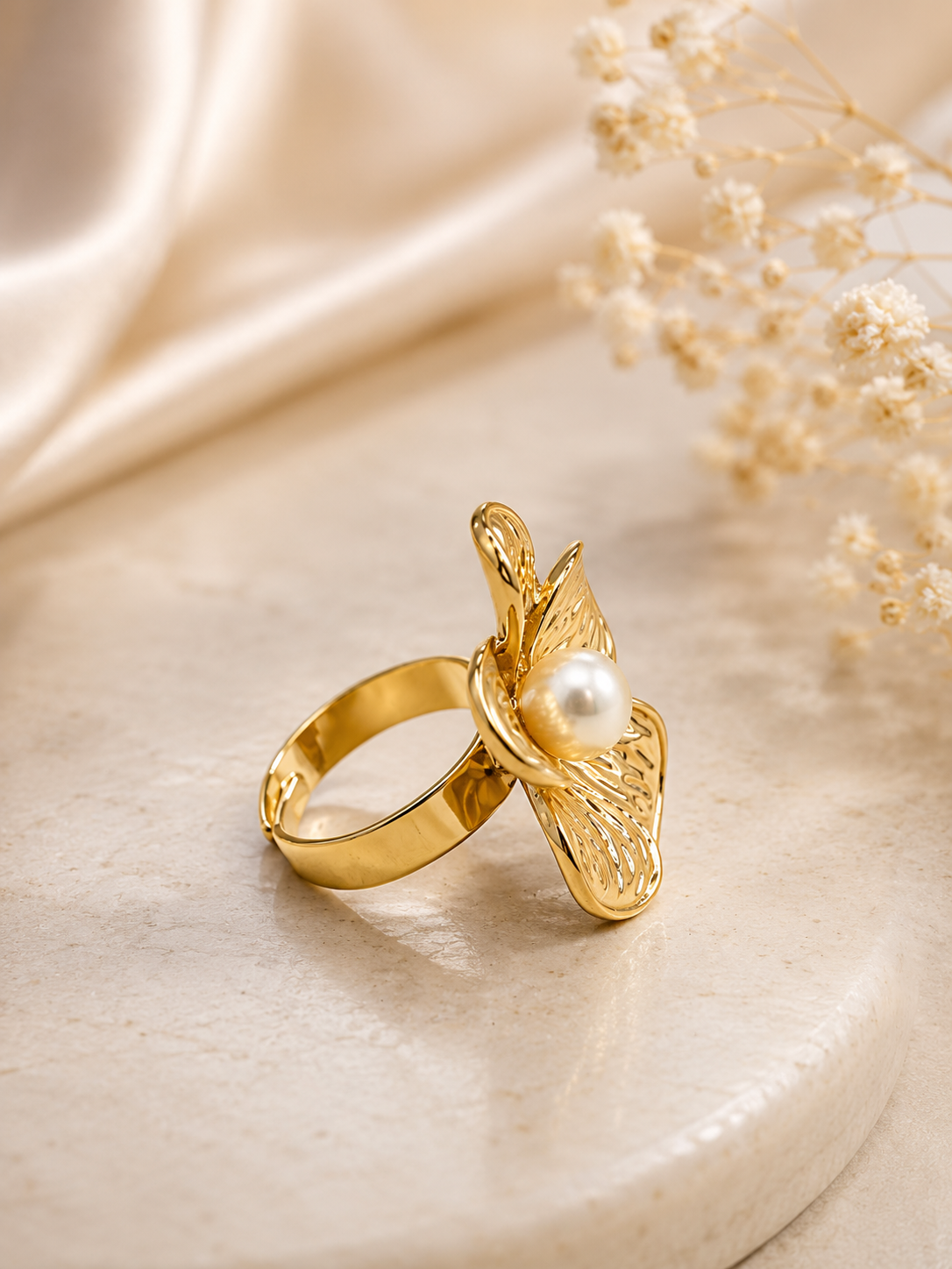 Golden Daisy Pearl Ring