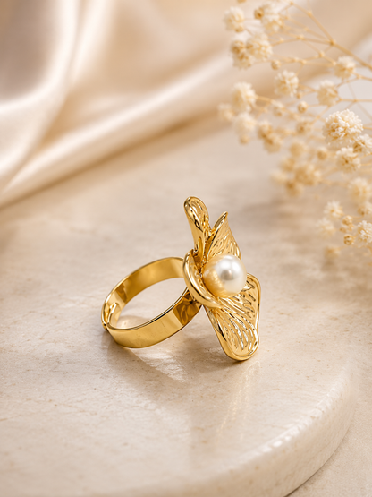 Golden Daisy Pearl Ring