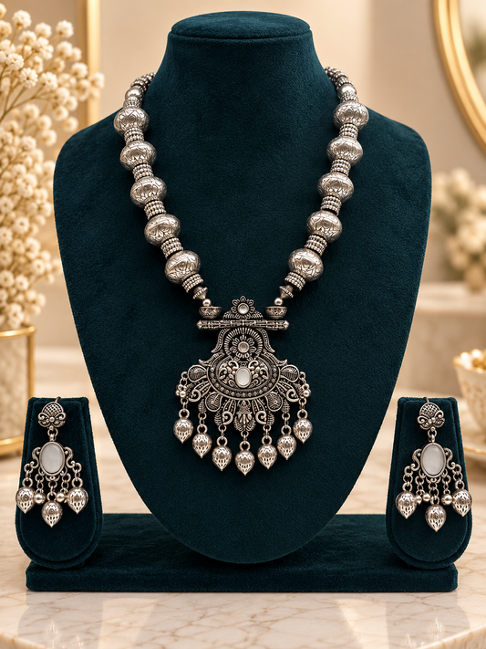 Oxidized Silver Antique Pearl Pendant Necklace Set