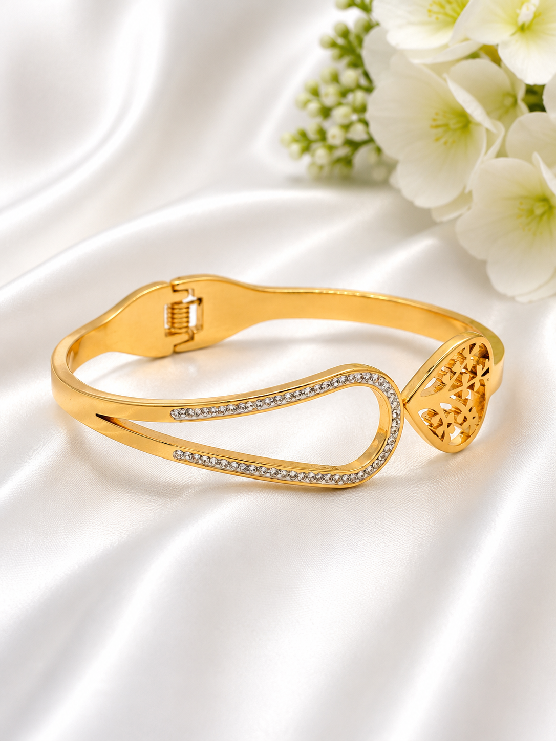 Crystal Heart Elegance Kada