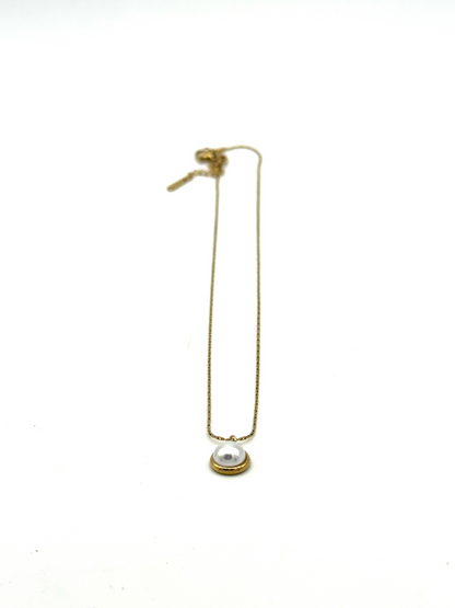Classic Pearl Pendant Necklace
